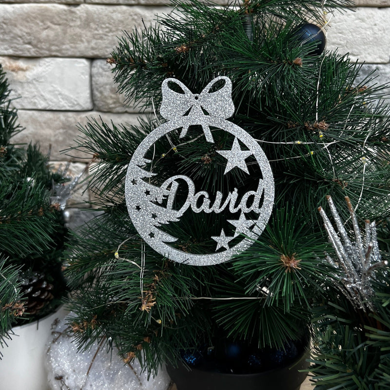 Glob personalizat cu brazi și stele