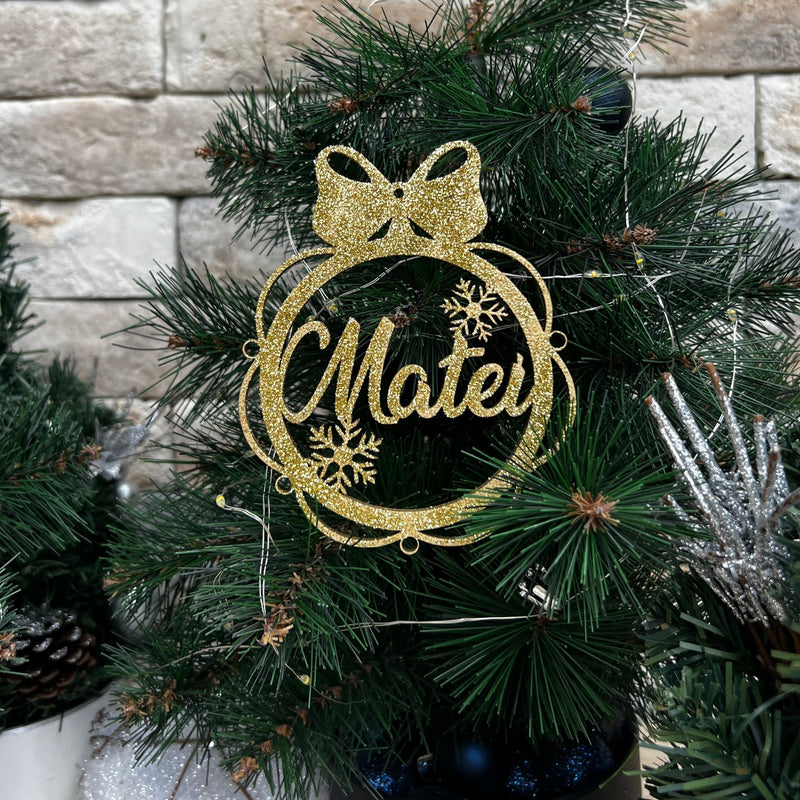 Glob personalizat cu fundă și fulgi